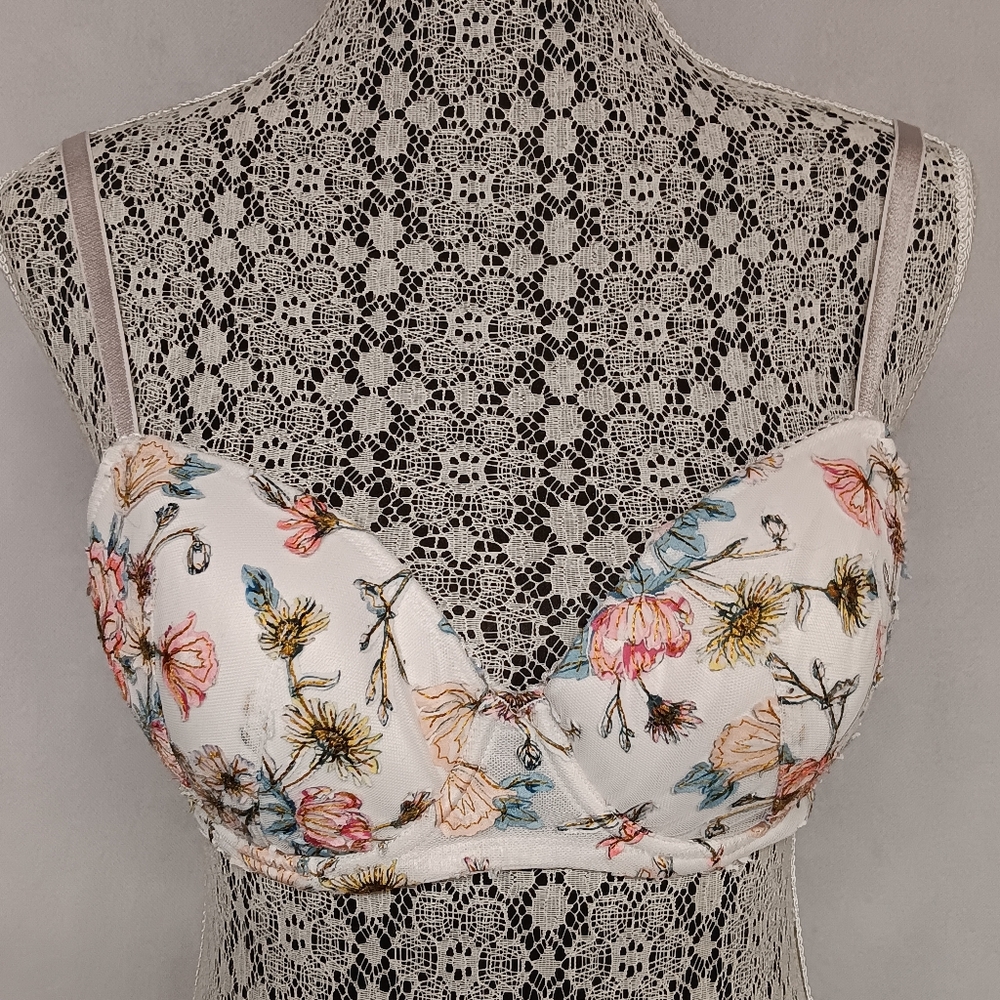 Victoria's Secret White Floral Underwire Bra with Pastel Accents